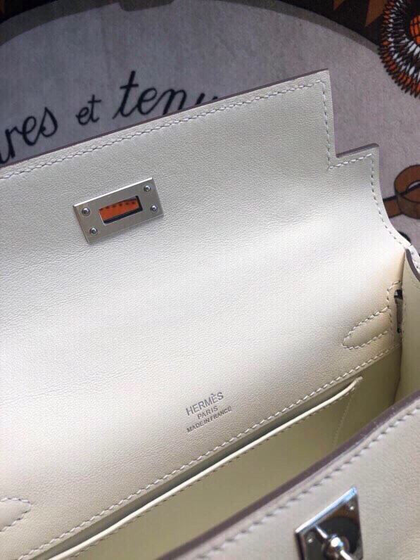 에르메스 미니 켈리백22 나타 화이트 은장 스위프트